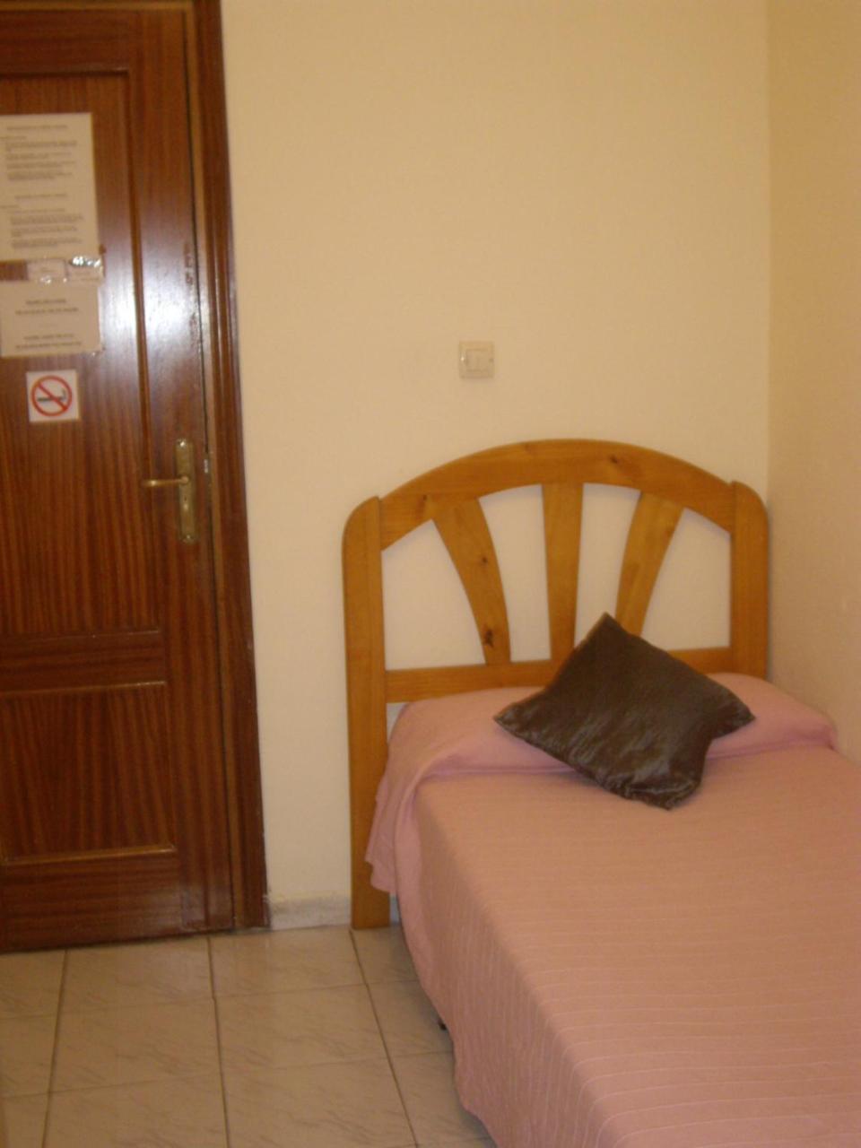Hostal Pacios Madrid Luaran gambar
